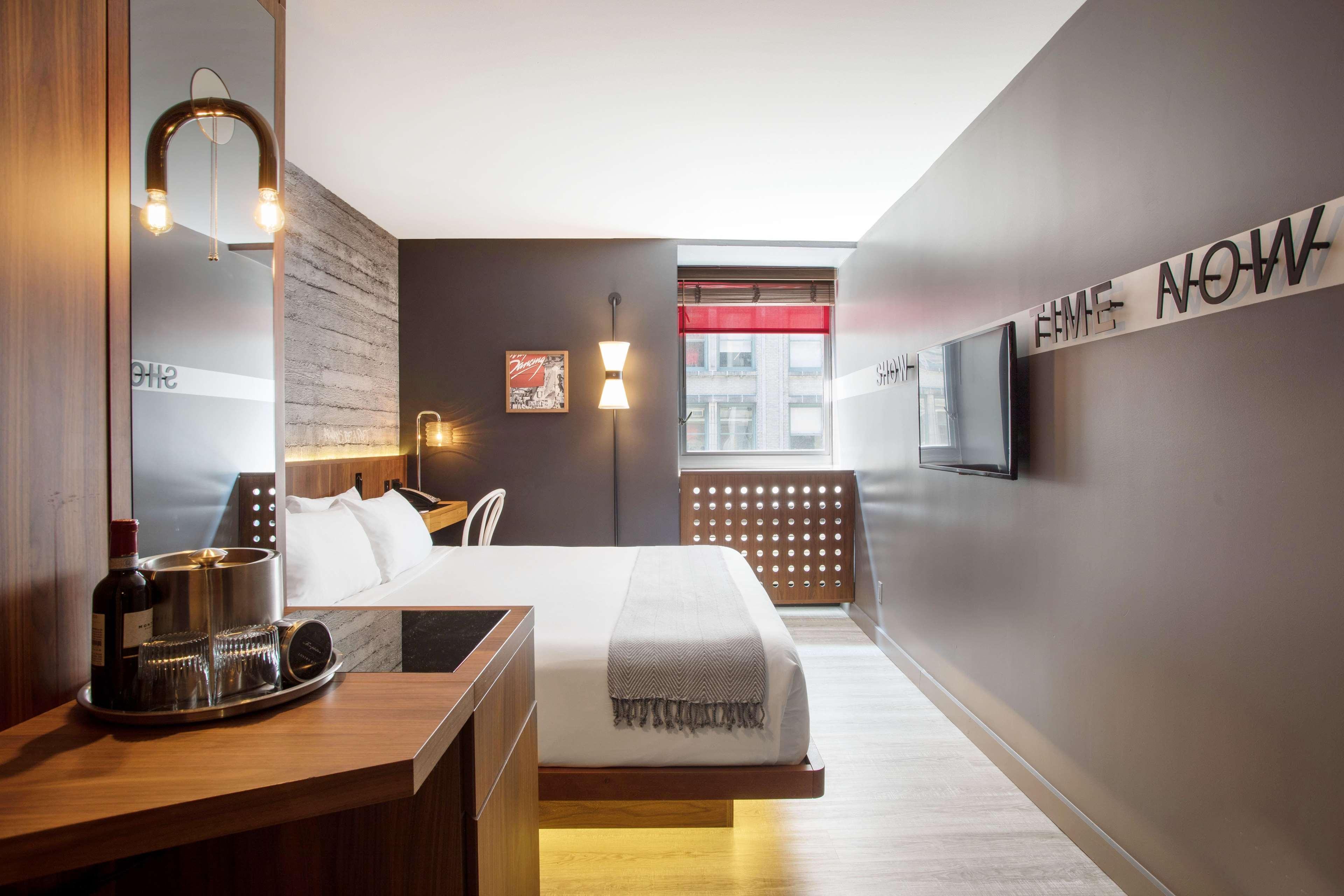 Hotel Henri New York Exterior photo