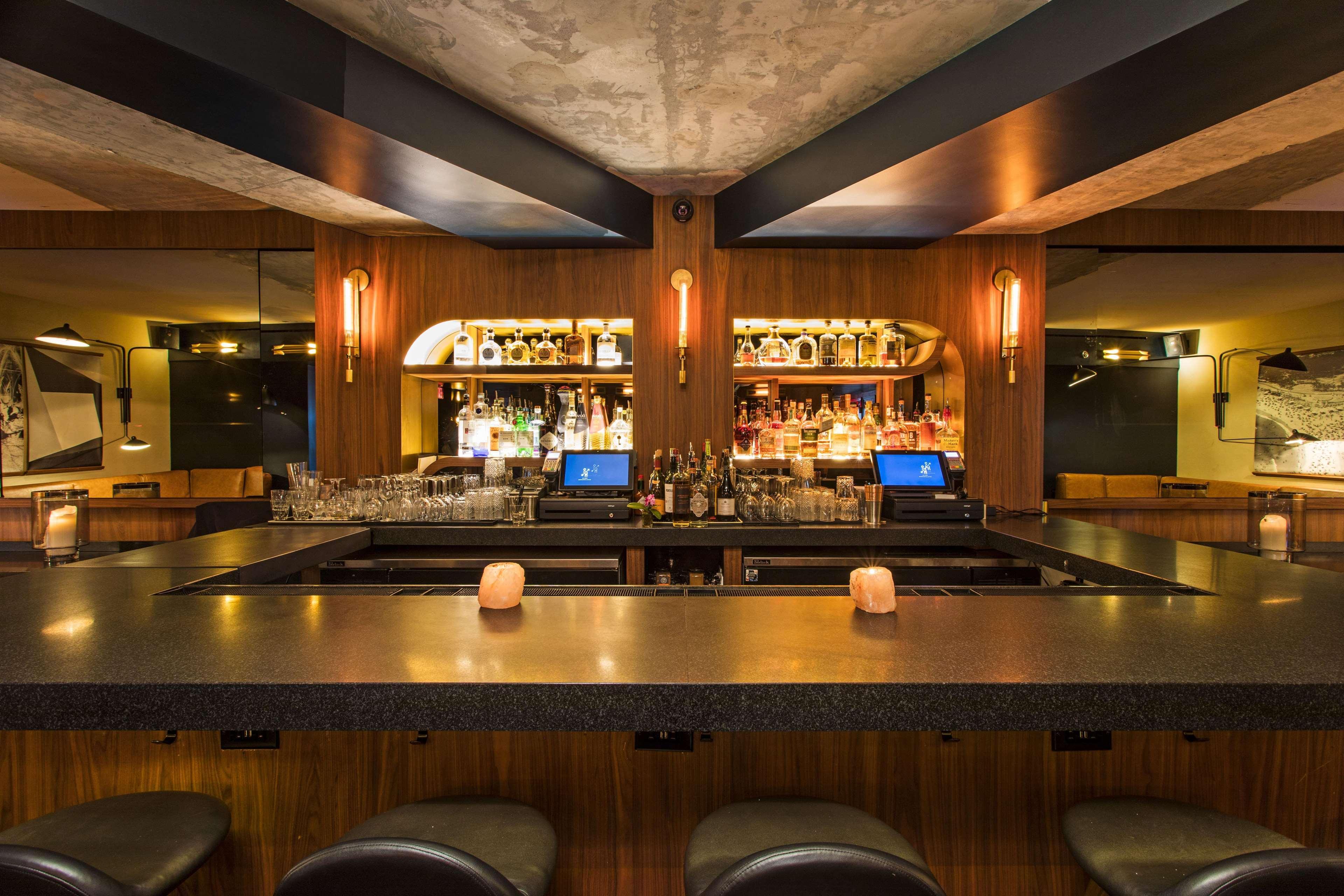 Hotel Henri New York Exterior photo
