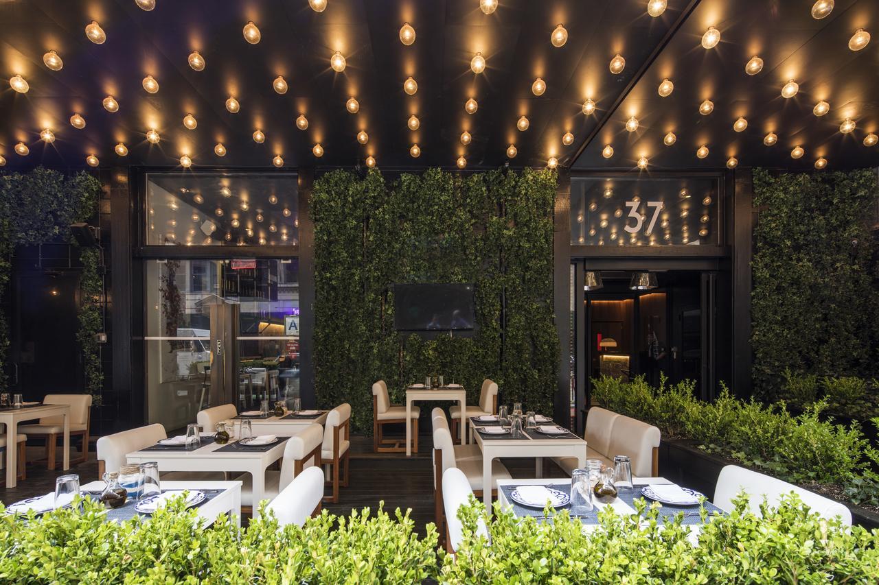 Hotel Henri New York Exterior photo