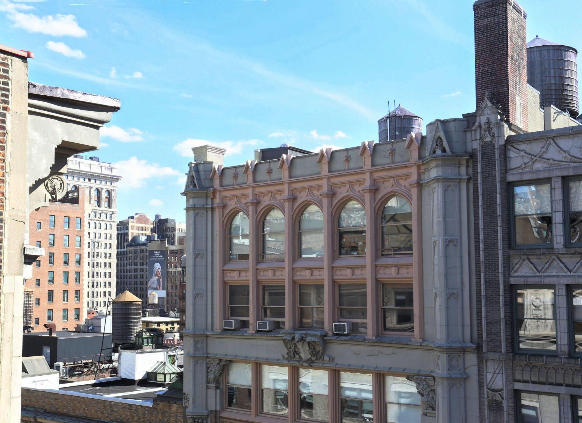 Hotel Henri New York Exterior photo