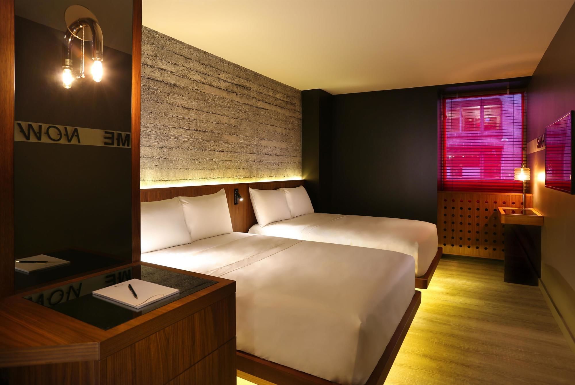 Hotel Henri New York Exterior photo